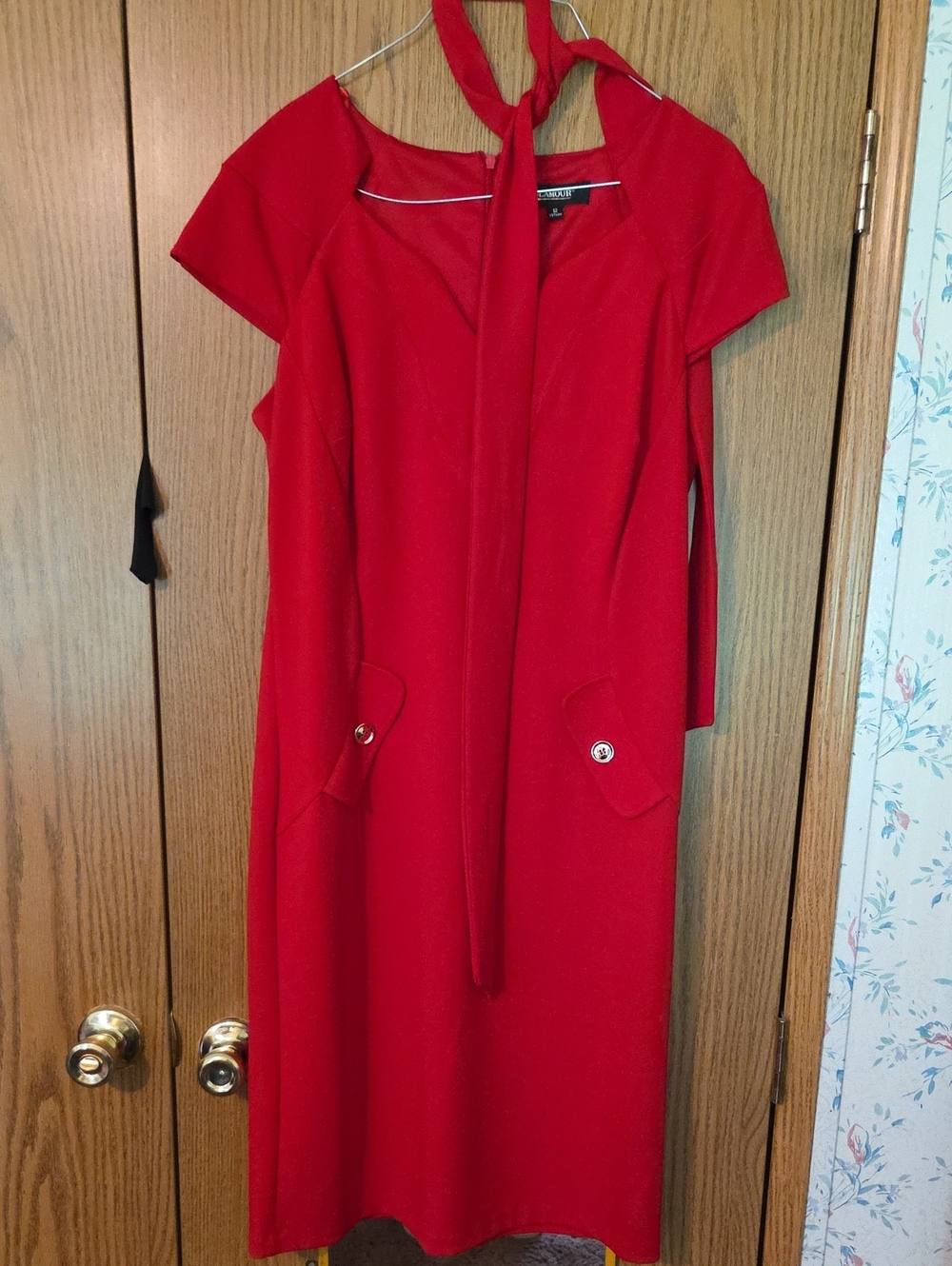 Glamour Red Midi Dress with Neck Tie